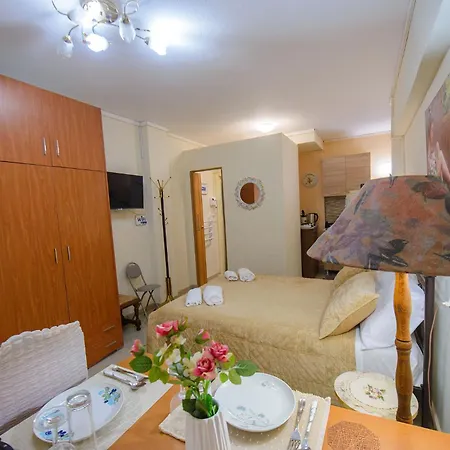 Georgia's Corfu Town Apartment *