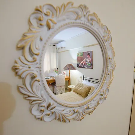 Georgia's Corfu Town Apartment